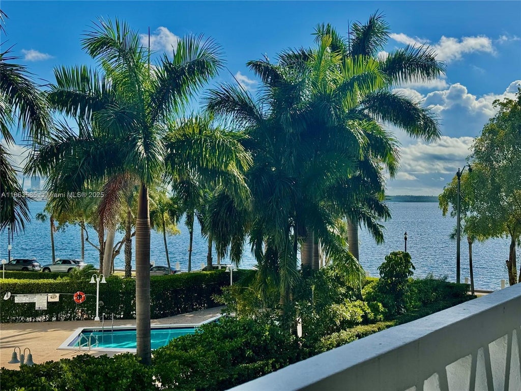 1430 Brickell Bay Dr 301, Miami