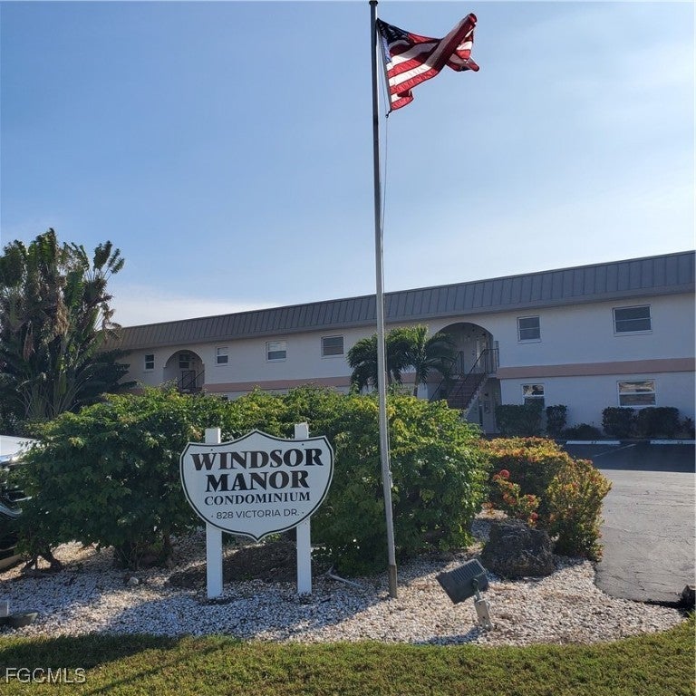 828 Victoria Dr B14, Cape Coral