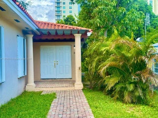 Photo of Listing #A11879629