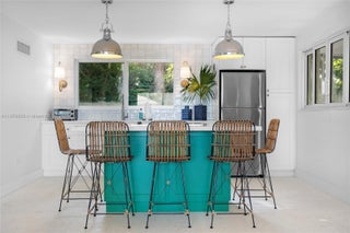 Photo of Listing #A11879829