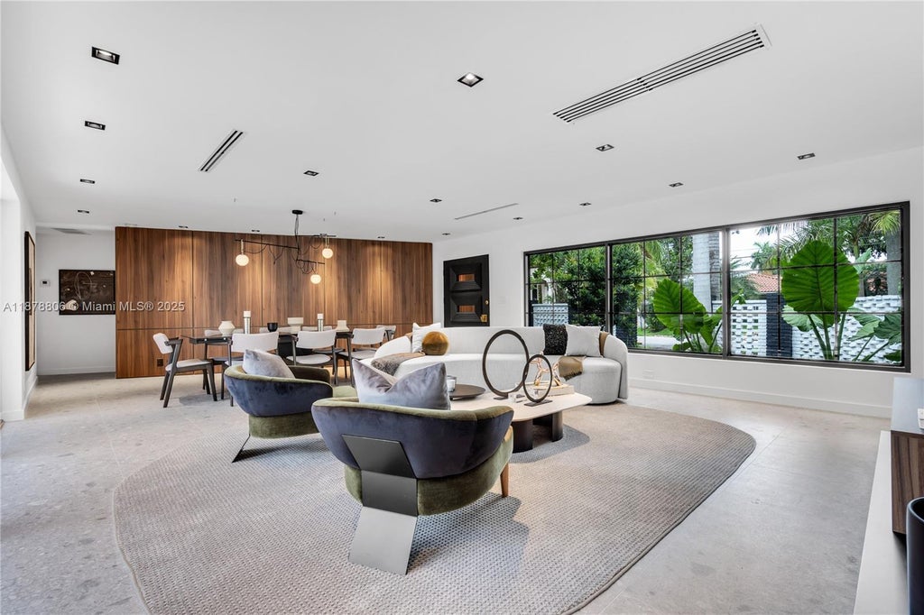 2500 Bayview Dr, Fort Lauderdale