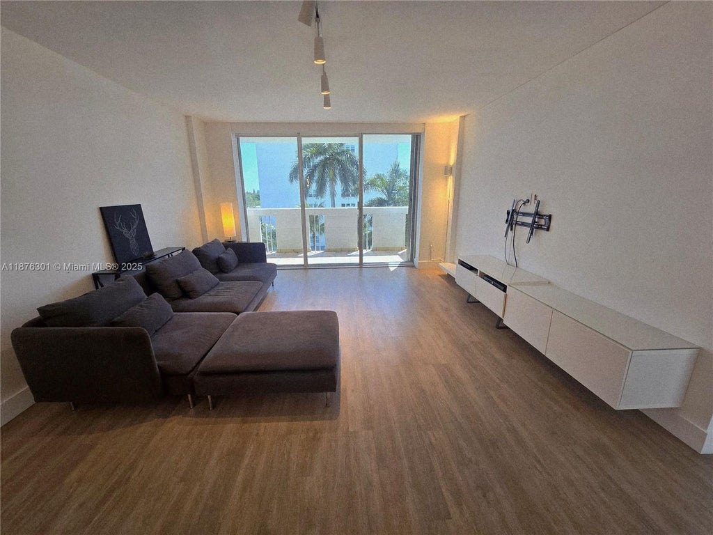 800 West Ave 618, Miami Beach