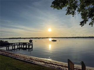 Photo of Listing #A11880856