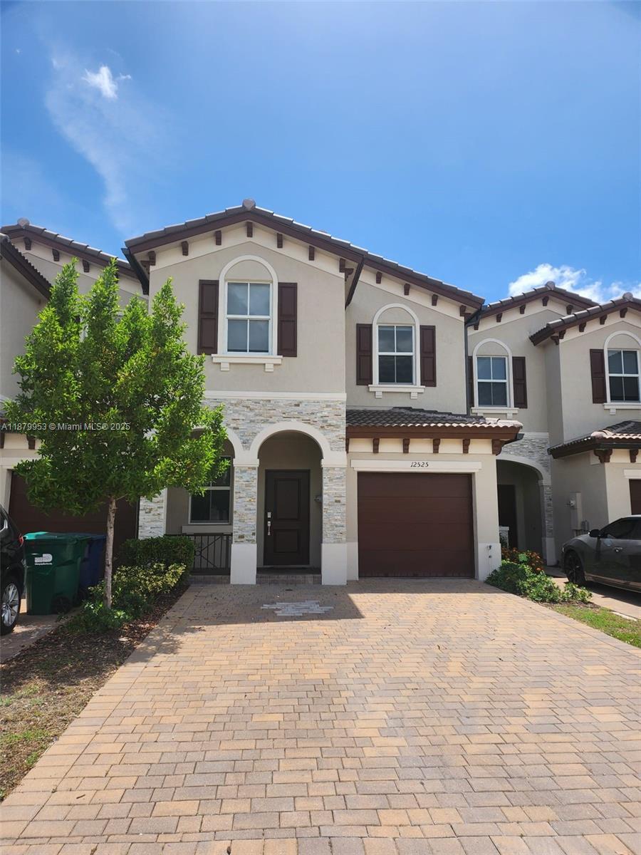 12525 Nw 23rd Pl 12525, Miami