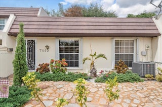 Photo of Listing #A11881038