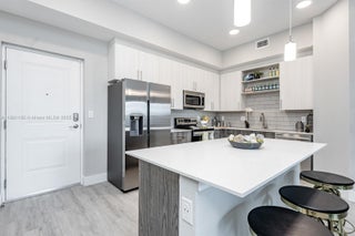 Photo of Listing #A11881162