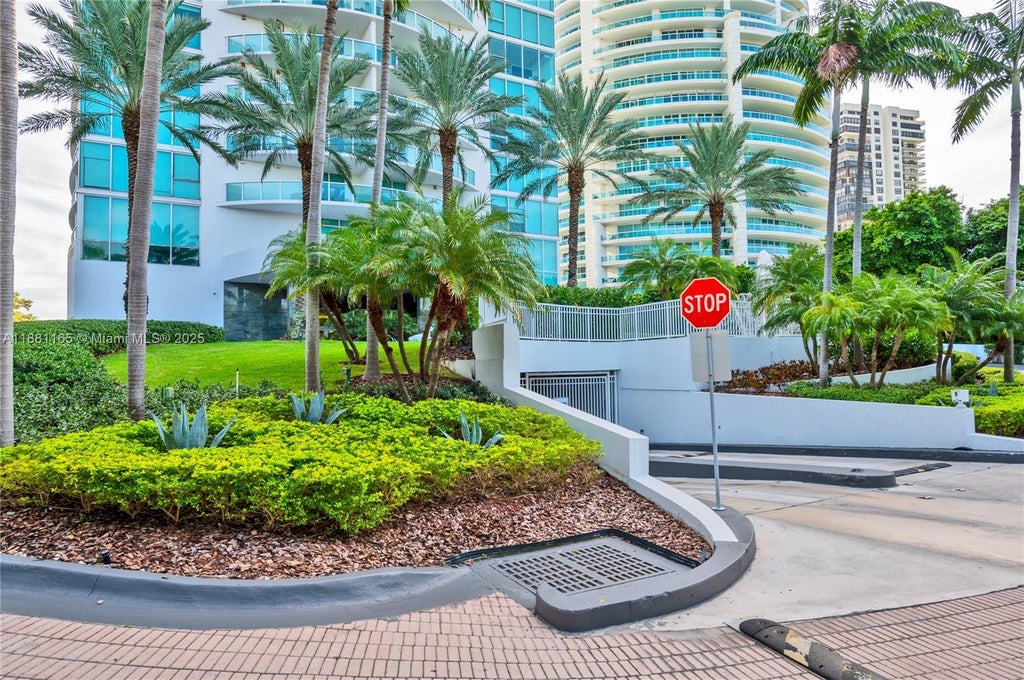 2101 Brickell Ave 308, Miami