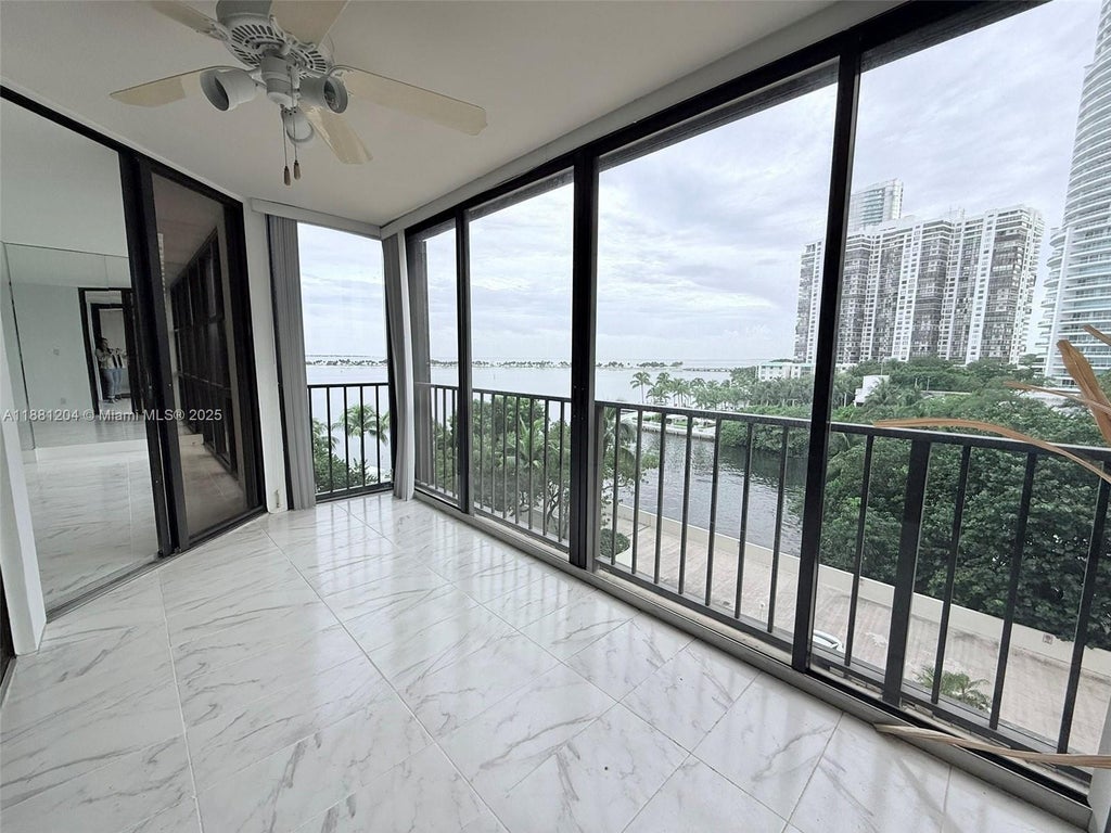 1925 Brickell Ave D610, Miami