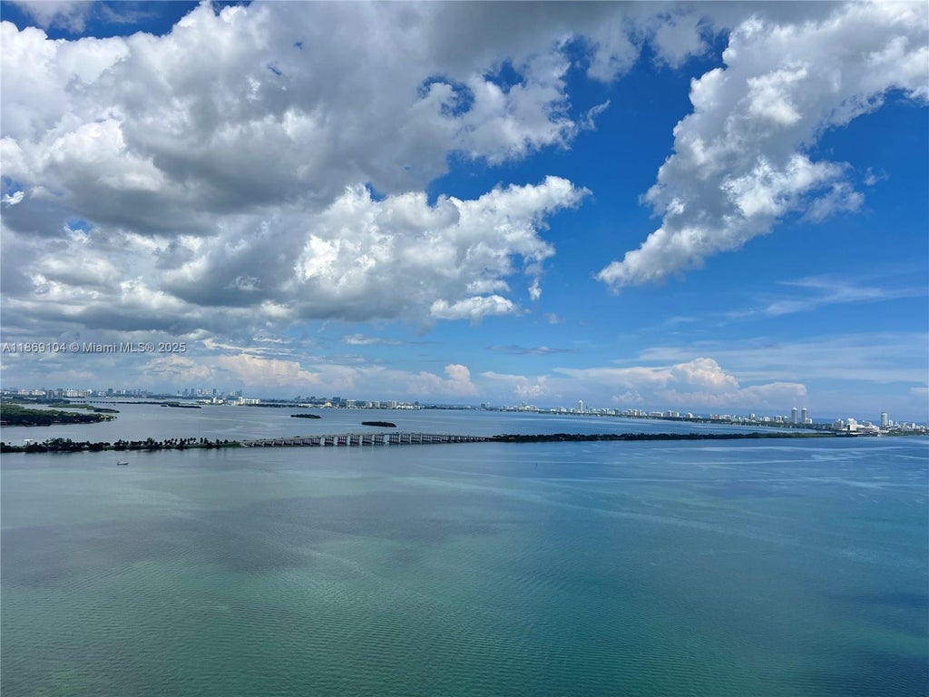 700 Ne 24th 2902, Miami