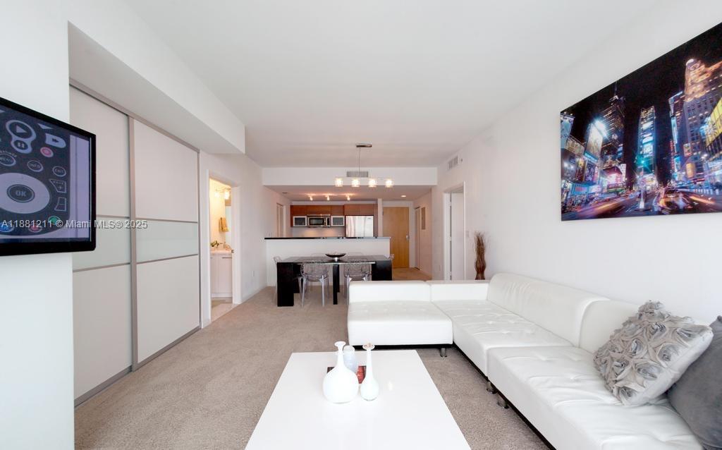 244 Biscayne Blvd 1710, Miami