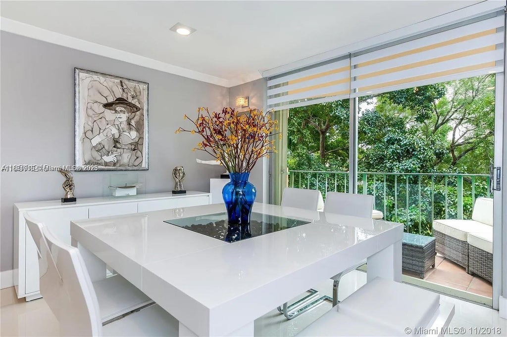9350 Fontainebleau Blvd 414, Miami