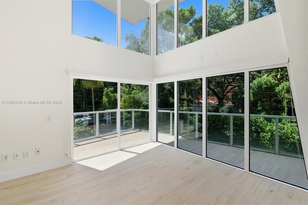 1528 Brickell Av 106, Miami