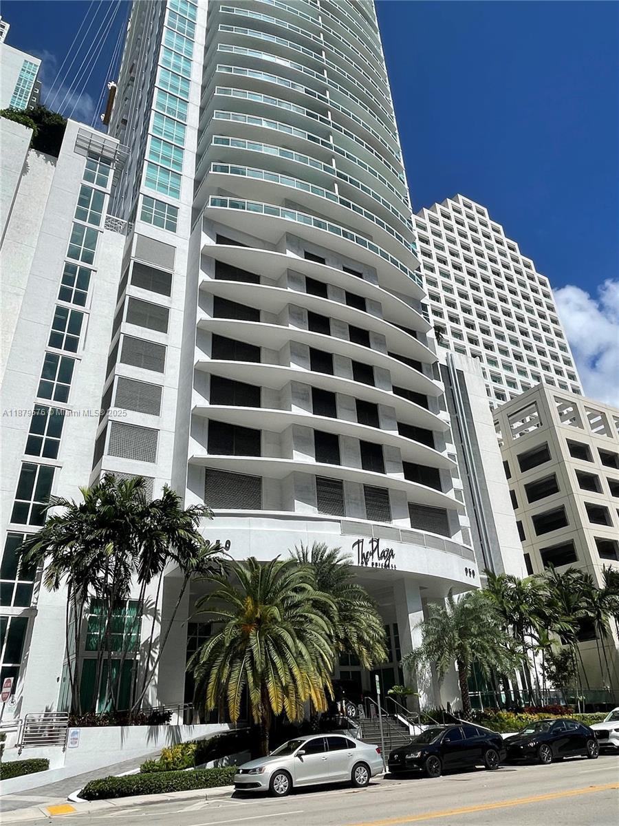 950 Brickell Bay Dr 1703, Miami