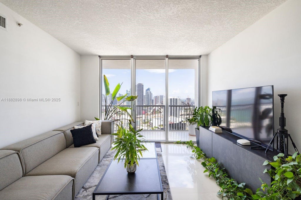 1750 N Bayshore Dr 4312, Miami