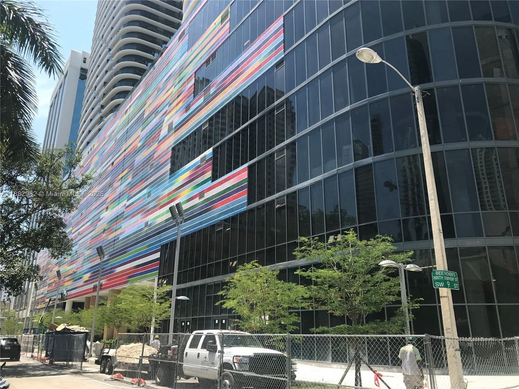 45 Sw 9th St 2405, Miami