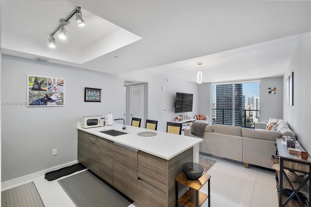 1100 S Miami Ave 3307, Miami