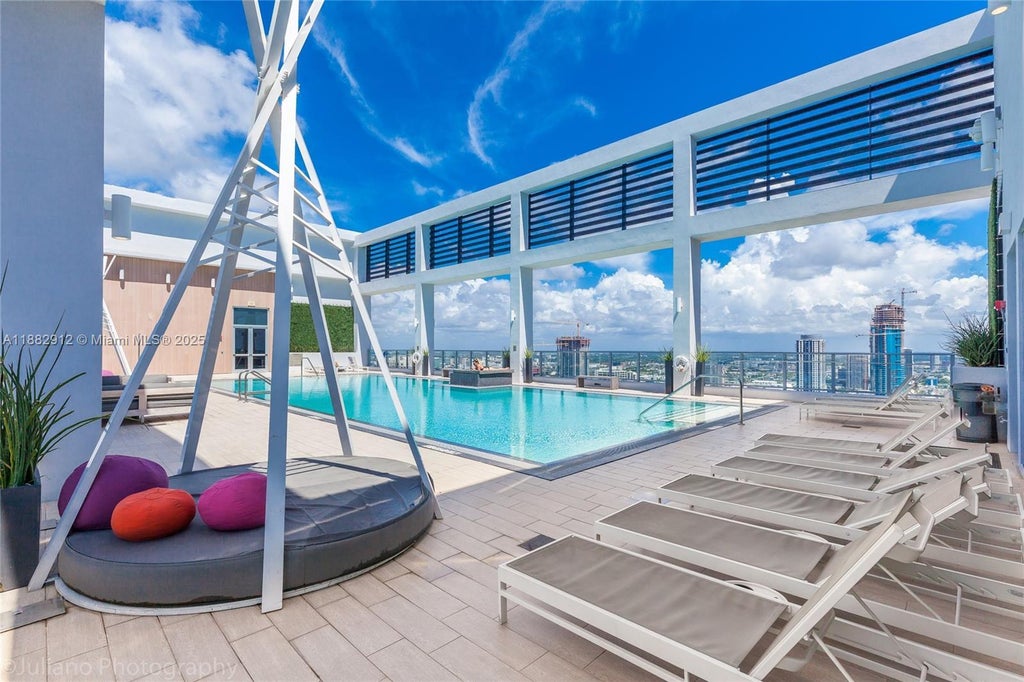 151 Se 1st St 1107, Miami