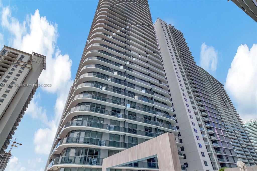 55 Sw 9th St 3509, Miami