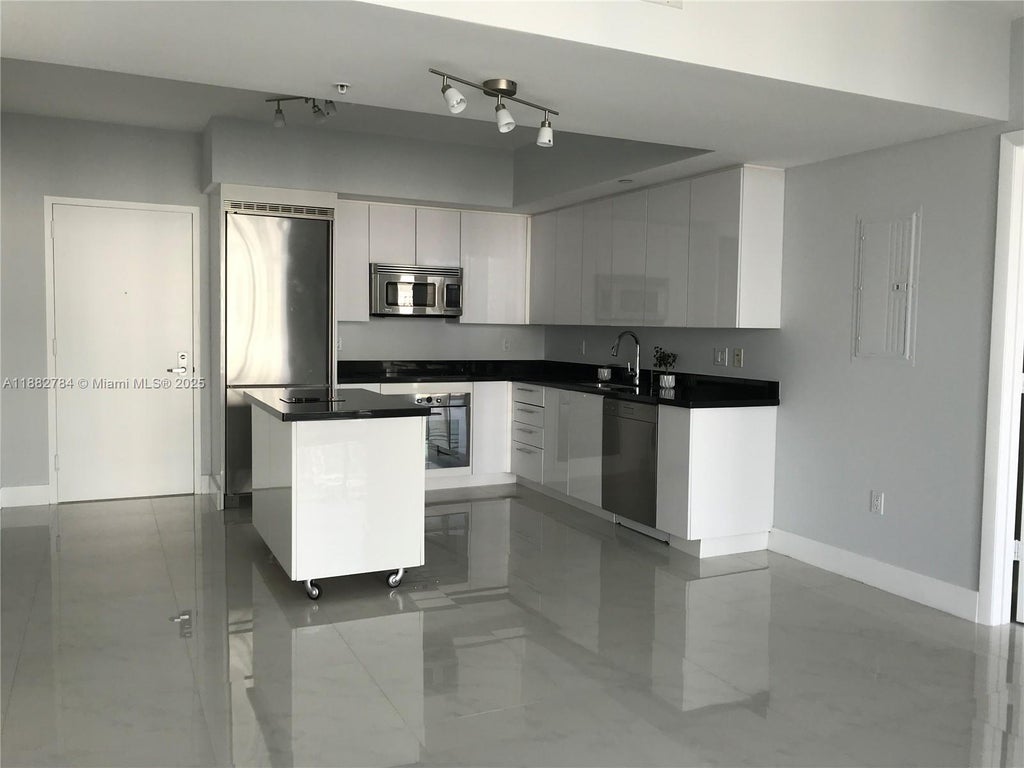 92 Sw 3rd St 2512, Miami