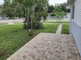 Photo of Listing #A11883272