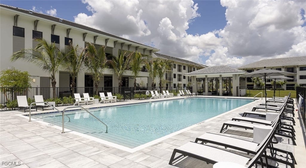 7301 Lake Bank Loop Amity, Fort Myers