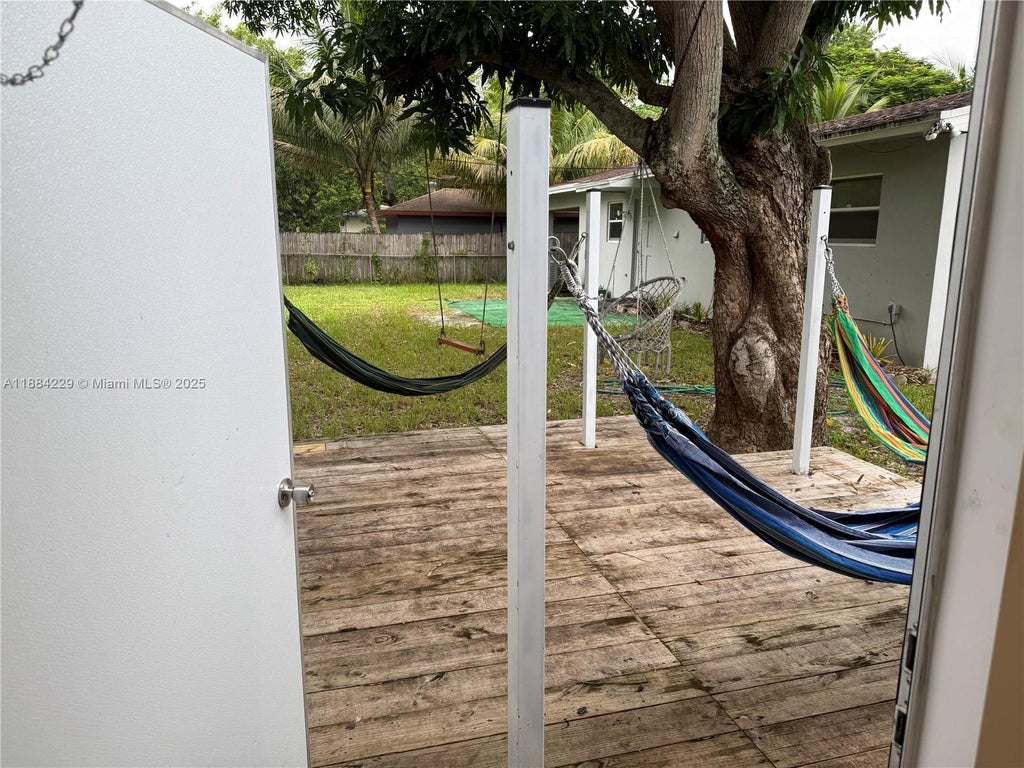 2452 Madison St C, Hollywood