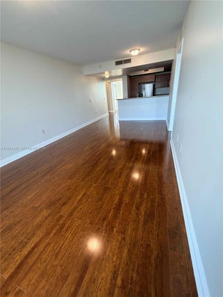 Photo of Listing #A11884160