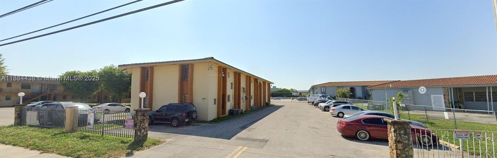 4050 Nw 135th St 21-10, Opa Locka