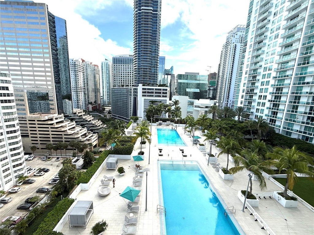 950 Brickell Bay Dr 1609, Miami