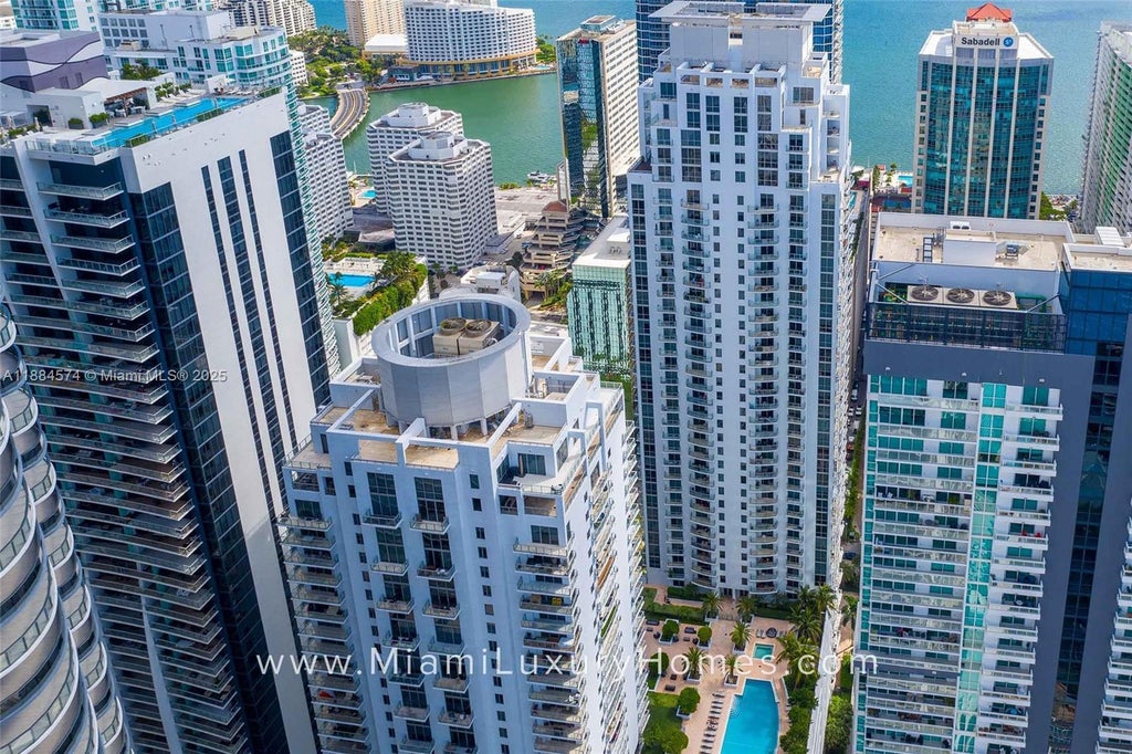 1050 Brickell 3314, Miami