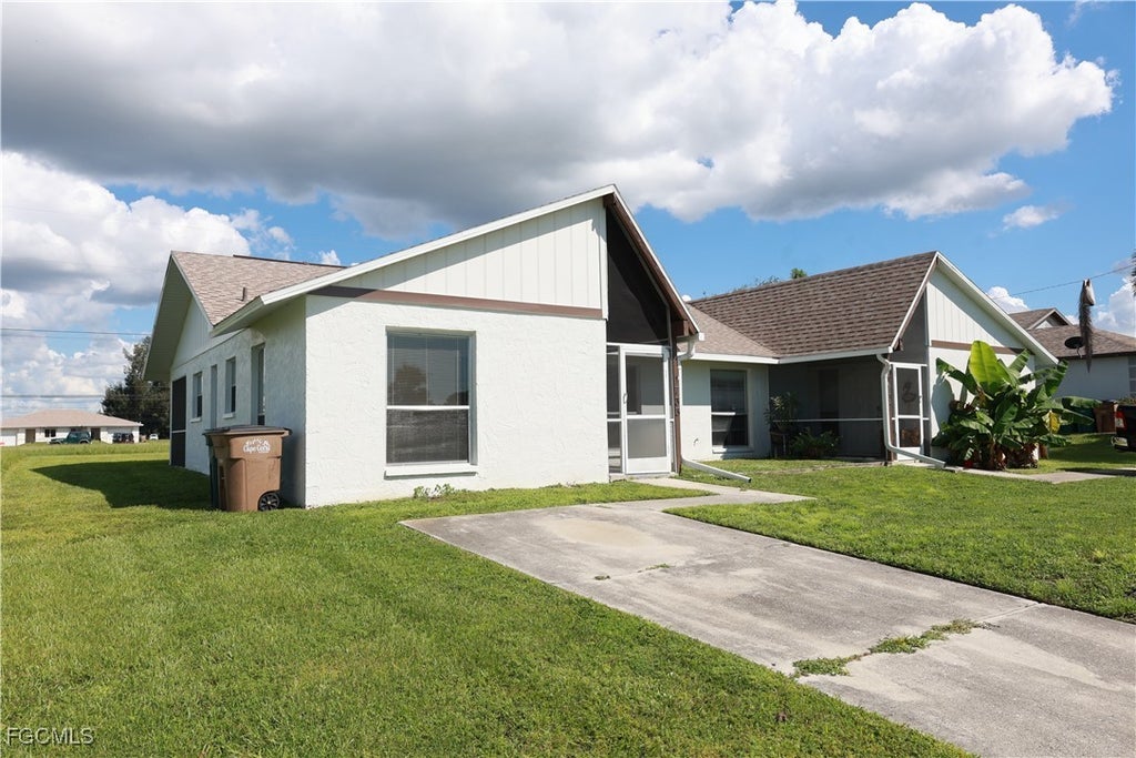 1733 Ne 7th Pl, Cape Coral