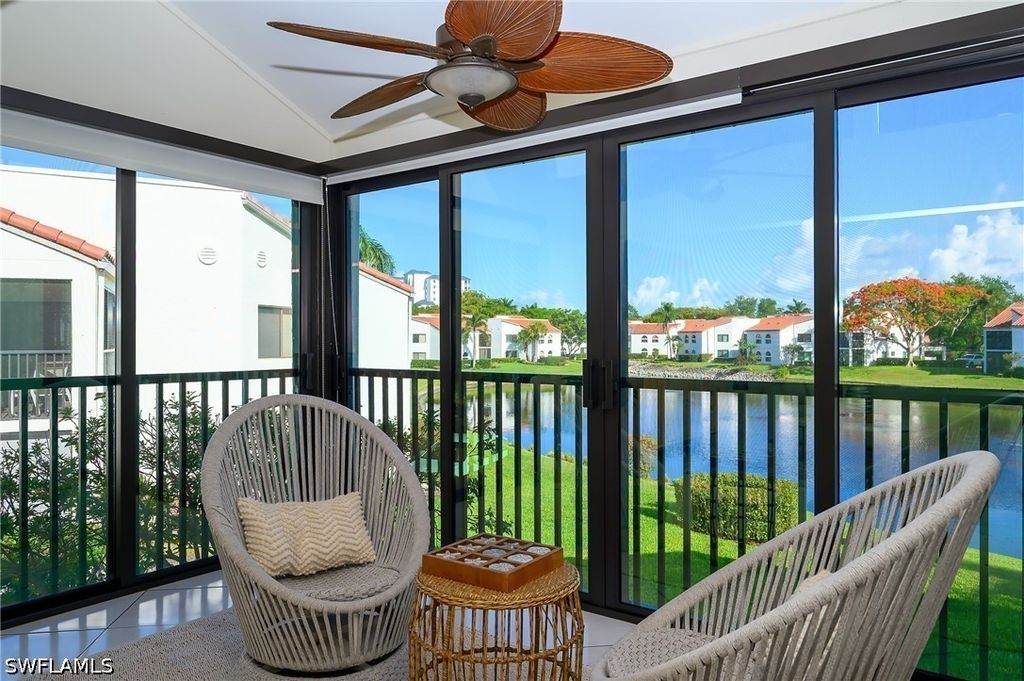 613 Beachwalk Cir J-204, Naples