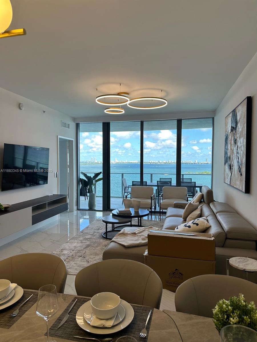 700 Ne 24th St 1206, Miami