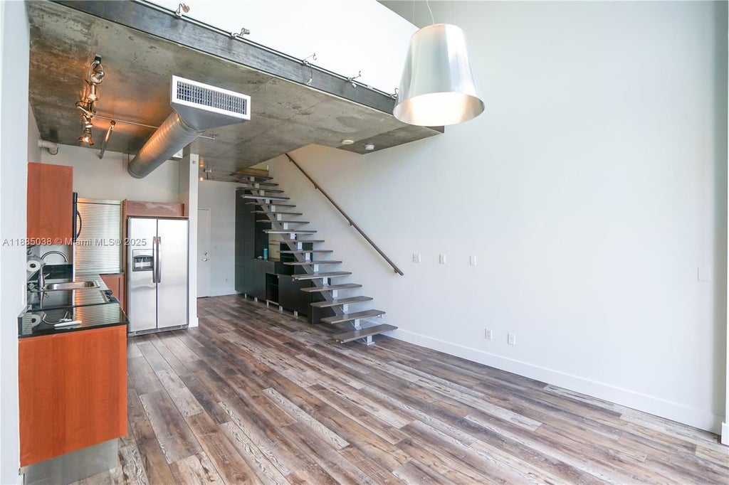 690 Sw 1st Ct 2112, Miami