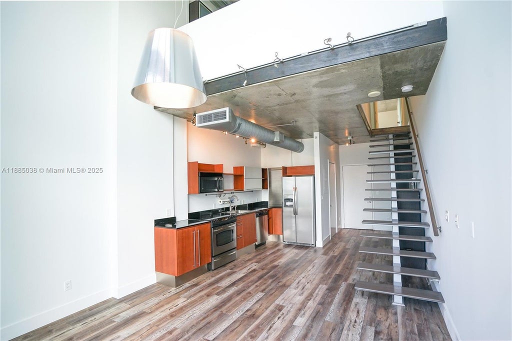 690 Sw 1st Ct 2112, Miami