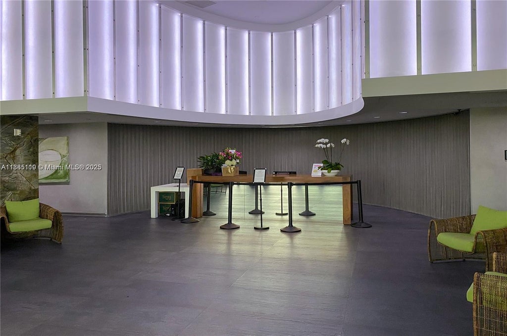 90 Sw 3rd St 4208, Miami