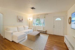 Photo of Listing #A11885118