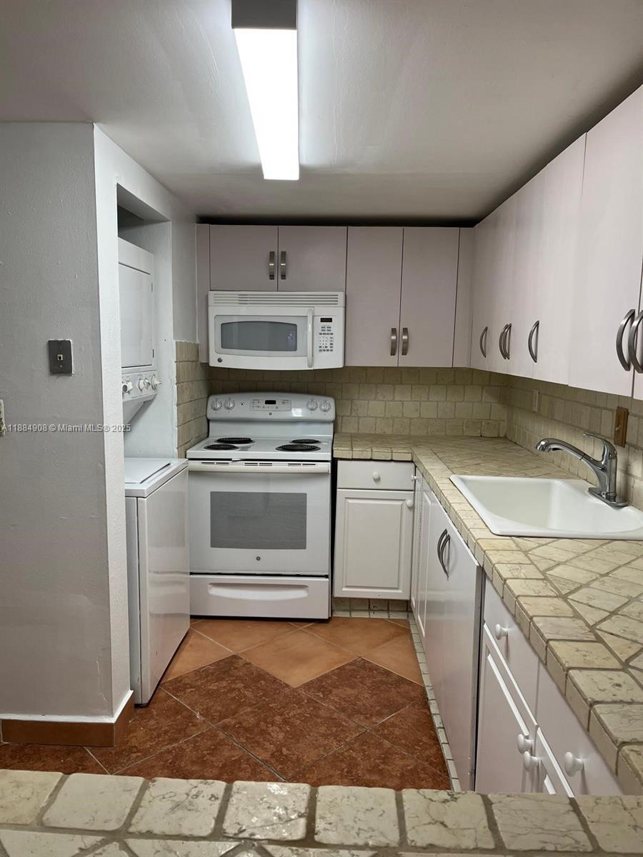 10000 Nw 80th Ct 2108, Hialeah Gardens