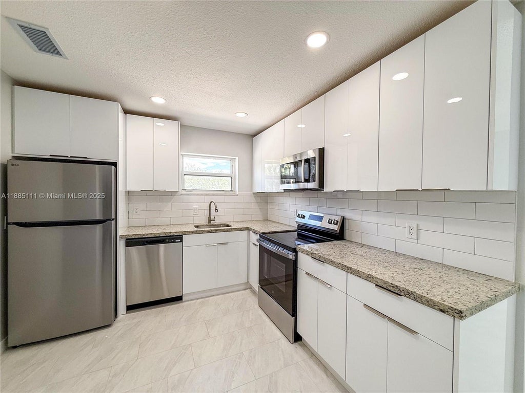 5621 Ne 22nd Ave 8, Fort Lauderdale