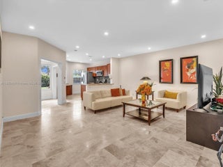 Photo of Listing #A11885468