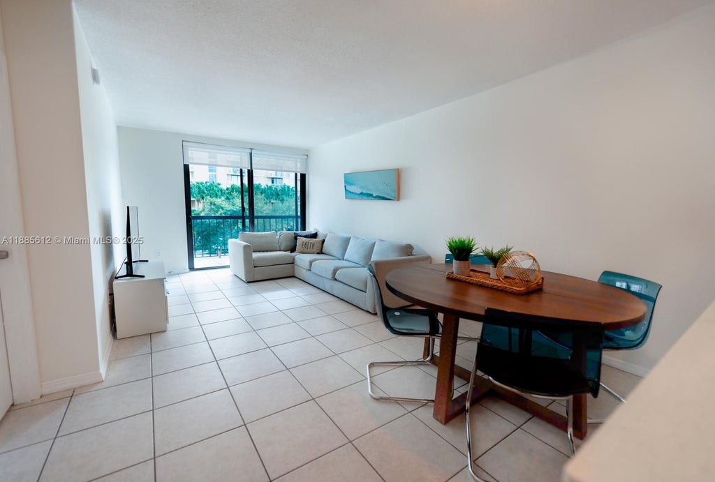 2345 Ne 135th St 307, North Miami