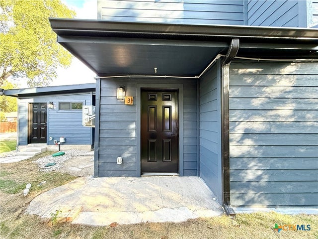 2204 W San Antonio Street 3, New Braunfels