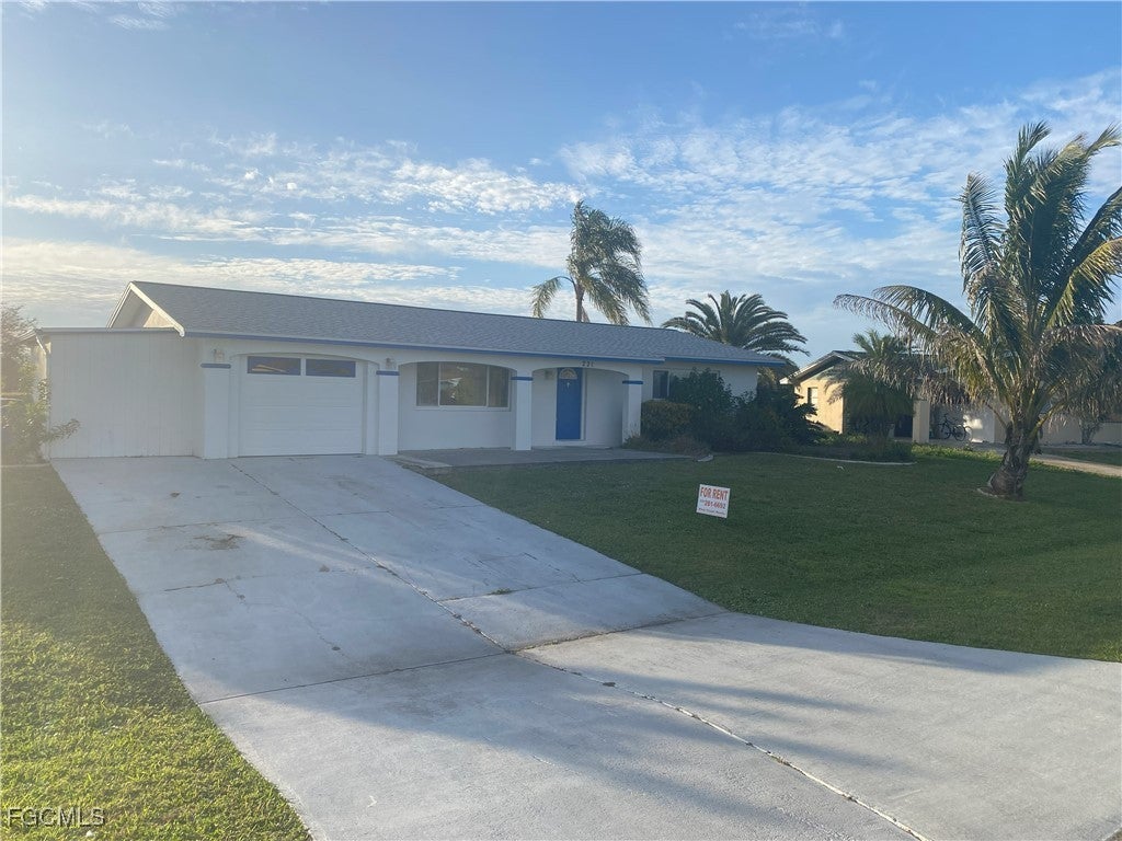 221 Redcliff Ave, Lehigh Acres