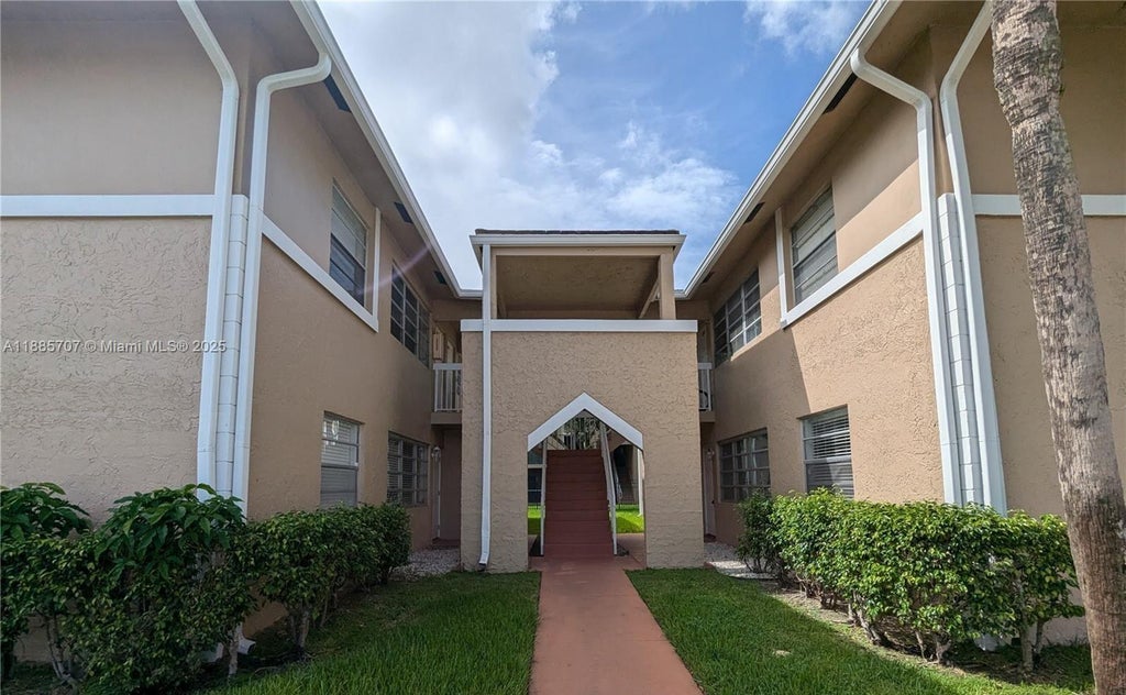 10224 Twin Lakes Dr 16-f, Coral Springs