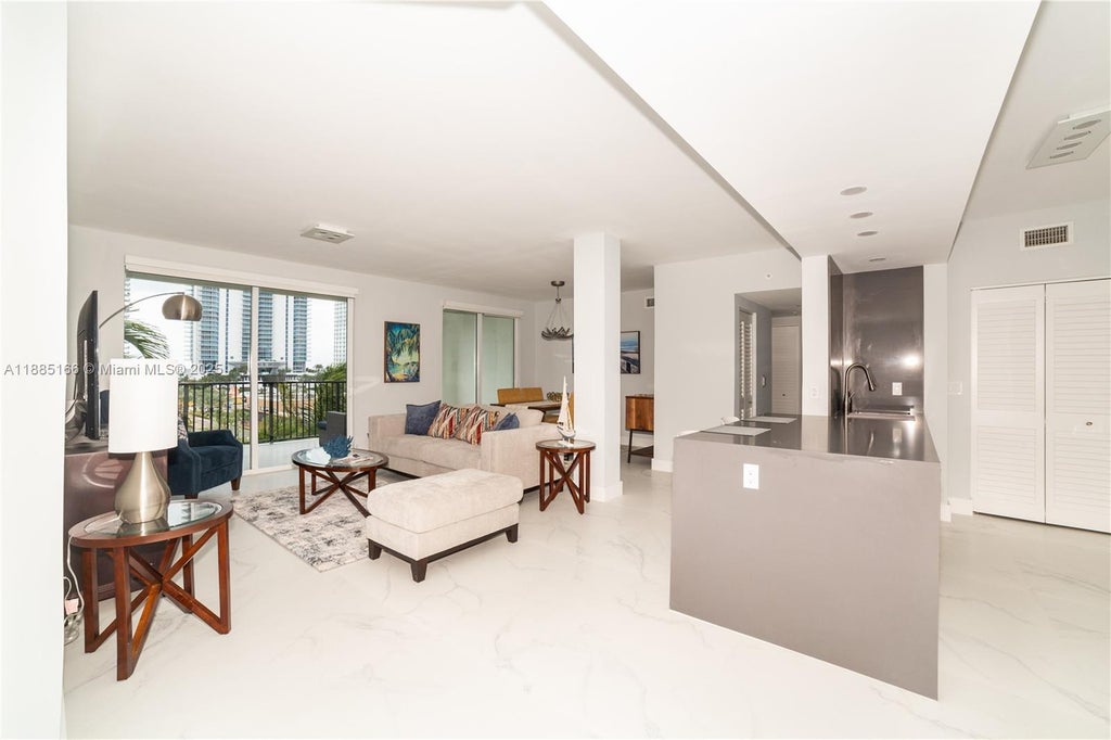 17145 N Bay Rd 4607, Sunny Isles Beach