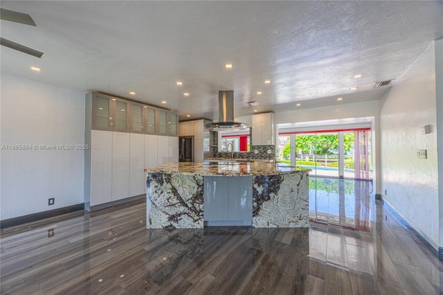 5 of 40 - 2531 Ne 47th St, Lighthouse Point, FL