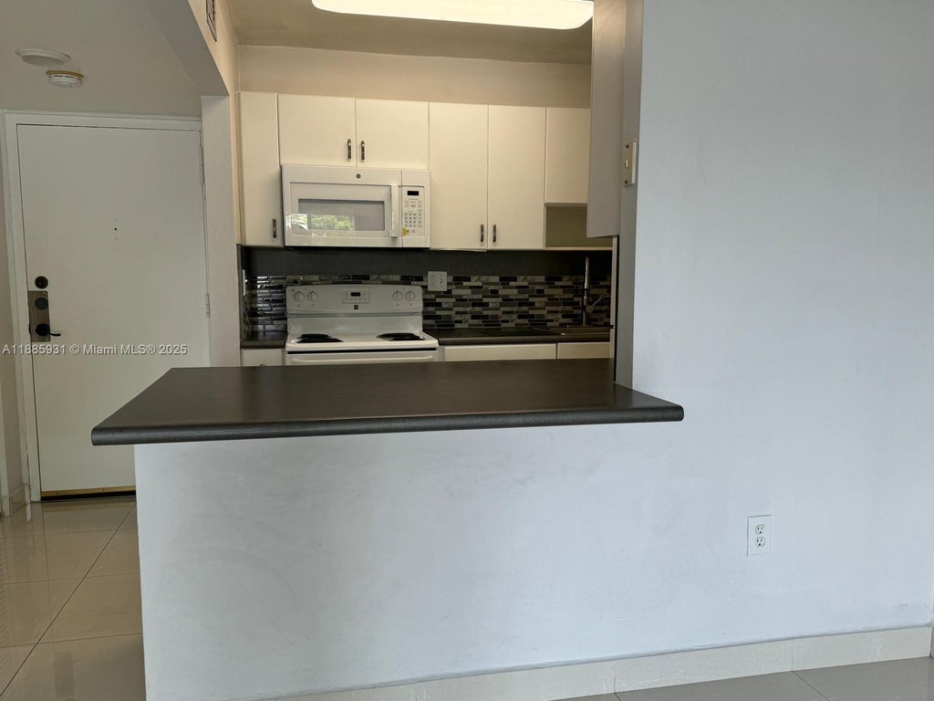 5731 Nw 37th St 310, Virginia Gardens