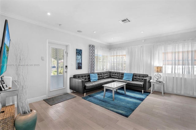 5 of 27 - 1535 Jackson St, Hollywood, FL