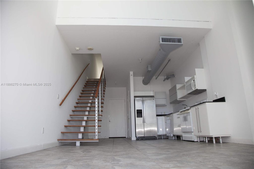 690 Sw 1st Ct 2522, Miami