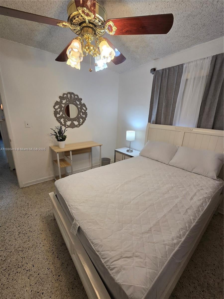 472 E 15th St 1, Hialeah